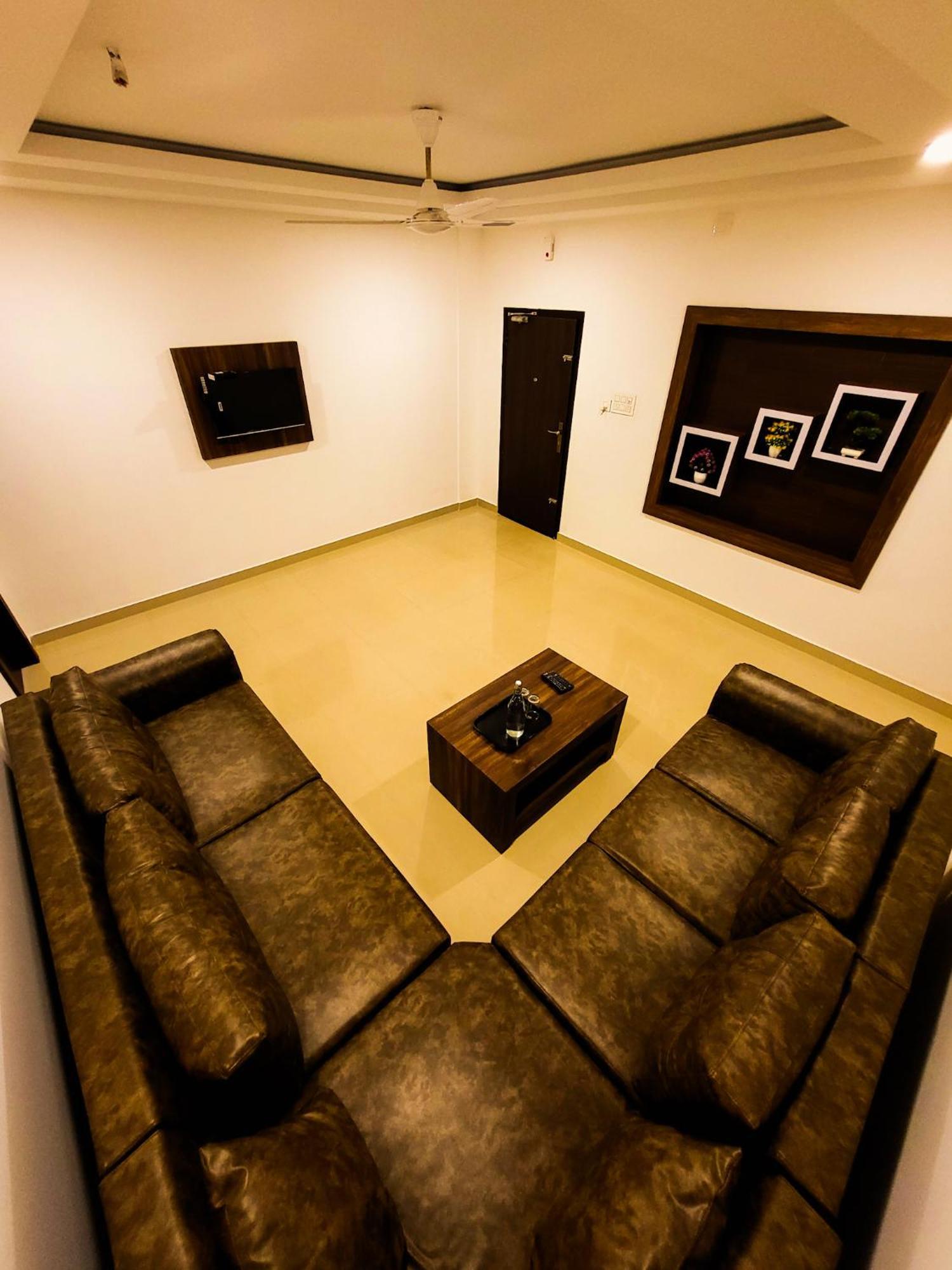 Thejaswini Residency Cheruvathur Nīleshwar 외부 사진